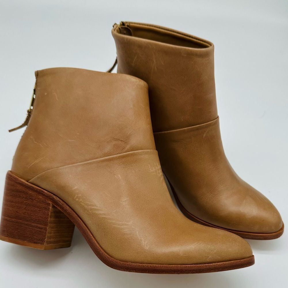 Nisolo Dari Boot - Almond - Picture 2 of 5